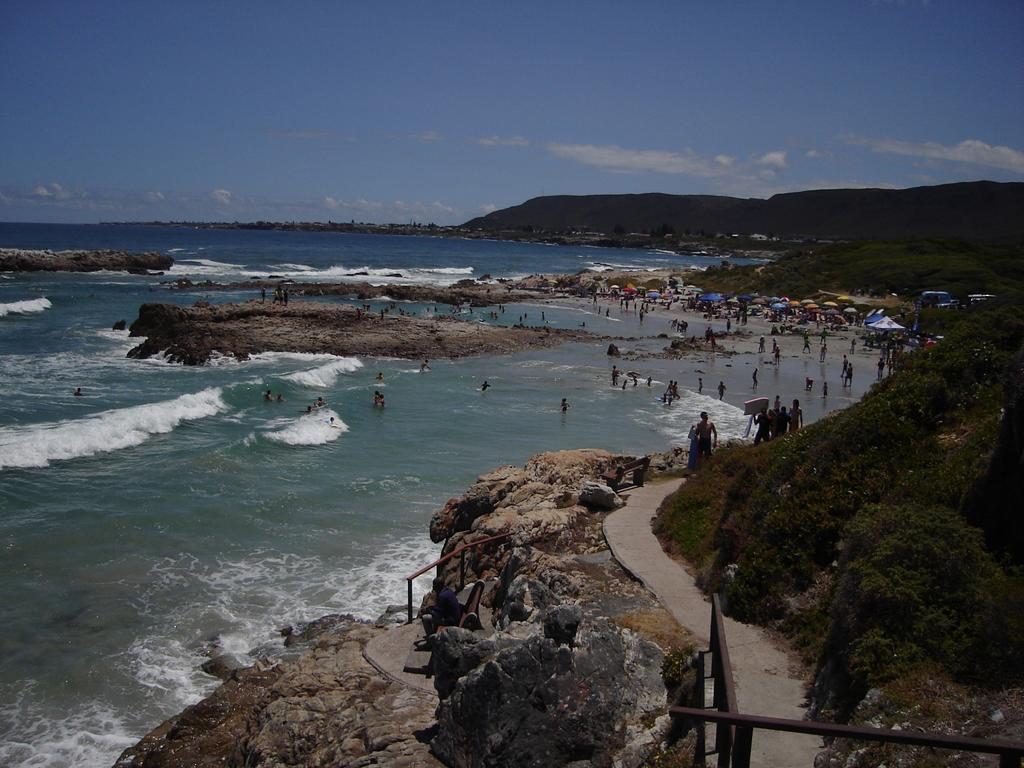 Hermanus Beachfront Lodge - Solar Power Kültér fotó